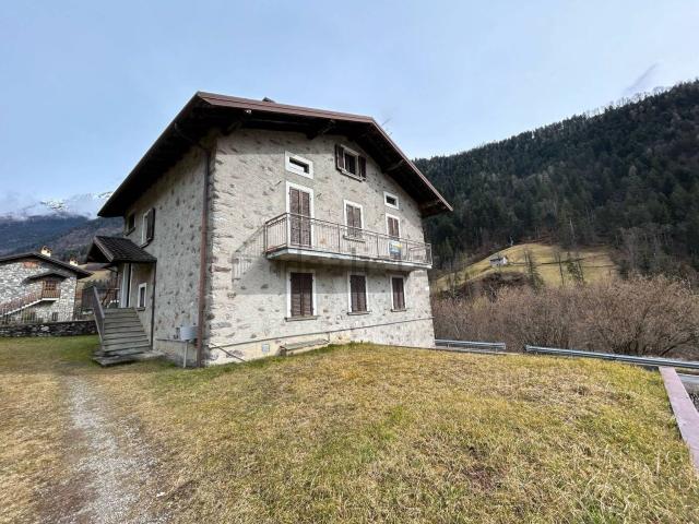 Appartamento in vendita di 100 m² in Via Oneta