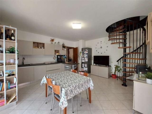 Appartamento in vendita di 100 m² in Via Oriani, 35