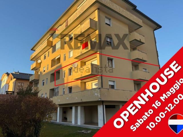 Appartamento in vendita di 100 m² in Via L. Alpago Novello, 11