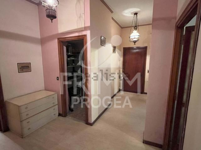 Appartamento in vendita di 100 m² in Via L&apos Aquila