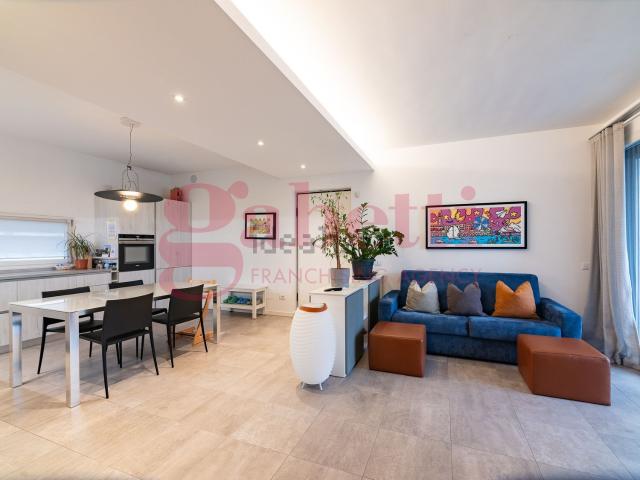Appartamento in vendita di 100 m² in Via Lodovico Il Moro, 119