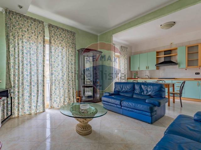 Appartamento in vendita di 100 m² in Via Lonigro, 4