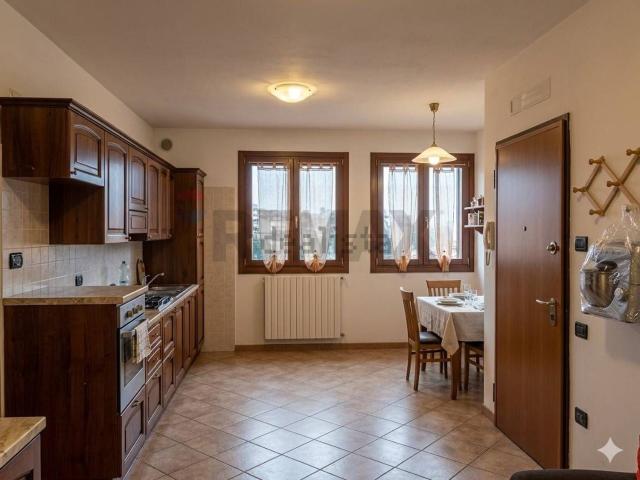 Appartamento in vendita di 100 m² in Via Lorenzetti, 8