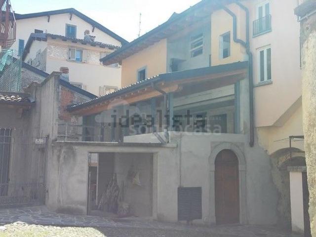 Appartamento in vendita di 100 m² in Via Lattanzio Querena