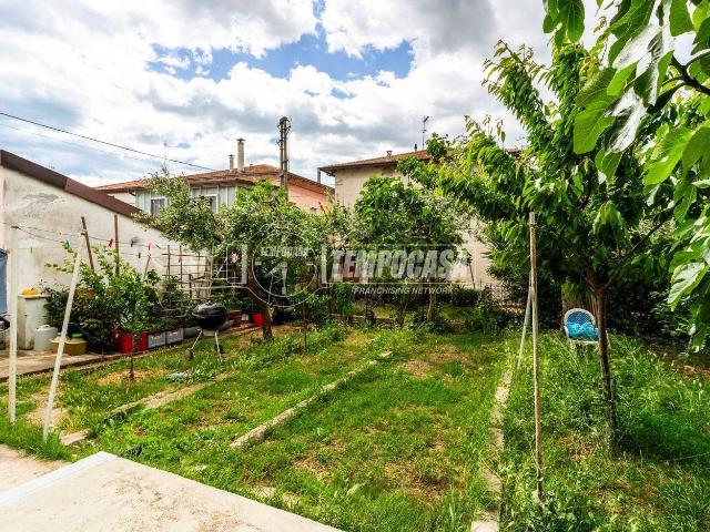 Appartamento in vendita di 100 m² in Via Lazio, 34