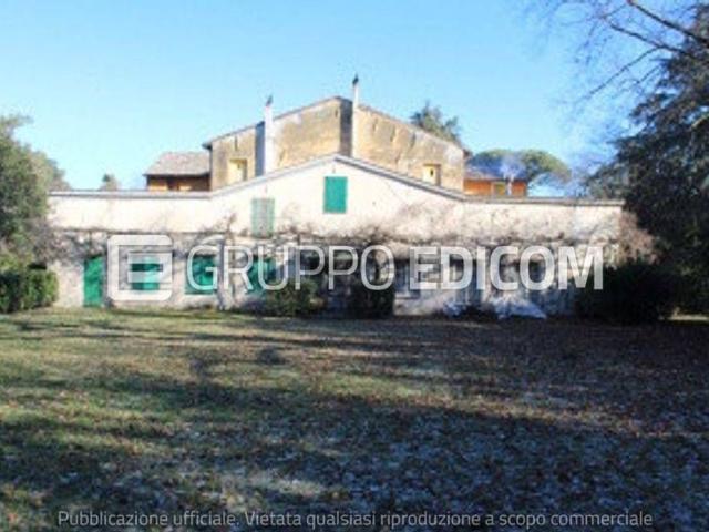 Appartamento in vendita di 100 m² in Via la Fontana