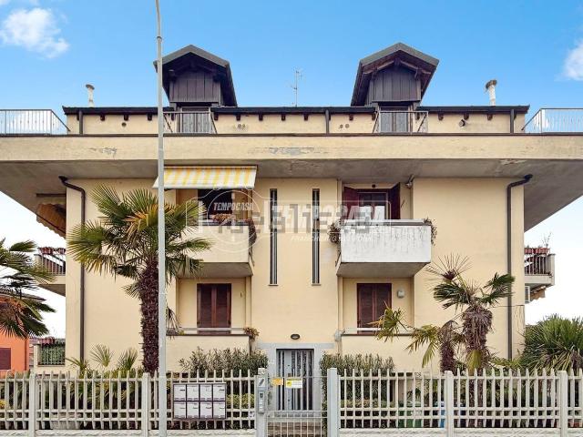 Appartamento in vendita di 100 m² in Via Lago di Garda, 23