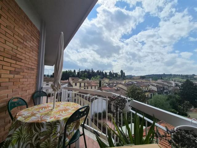 Appartamento in vendita di 100 m² in Via Leonardo Bruni, 7