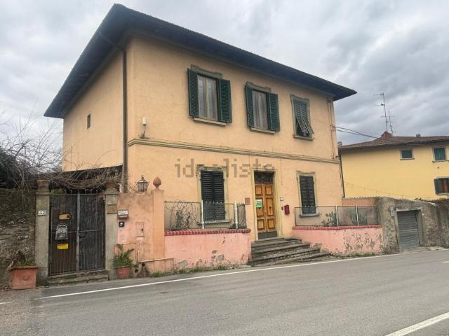 Appartamento in vendita di 100 m² in Via Luciano Celli, 33