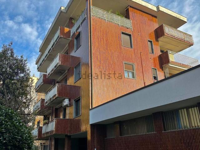 Appartamento in vendita di 100 m² in Via Luigi Cadorna