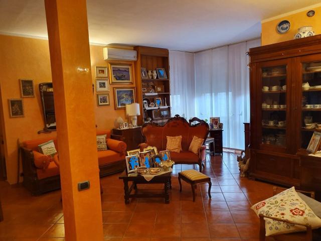 Appartamento in vendita di 100 m² in Via Luigi Zucca, 8
