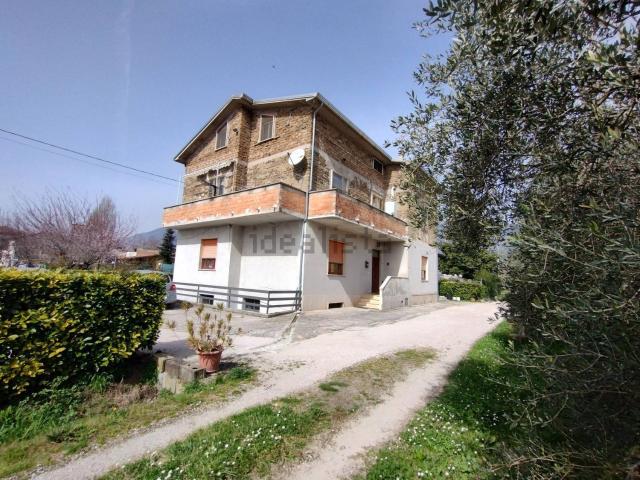 Appartamento in vendita di 100 m² in Via Lungo Fibreno, 47