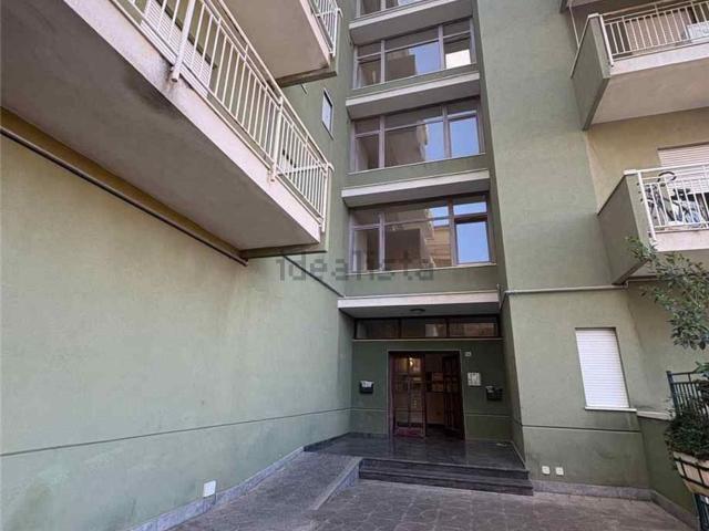 Appartamento in vendita di 100 m² in Via Lungarini, 144