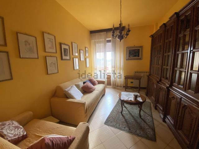 Appartamento in vendita di 100 m² in Via Mons. G. Sismondo Vescovo