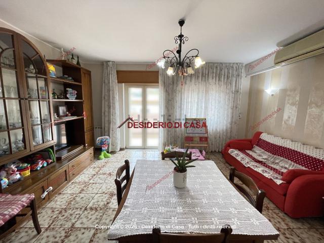 Appartamento in vendita di 100 m² in Via Monsignor Ficarra, 28