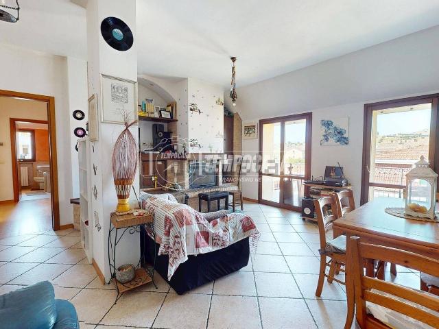 Appartamento in vendita di 100 m² in Via Monte Conero