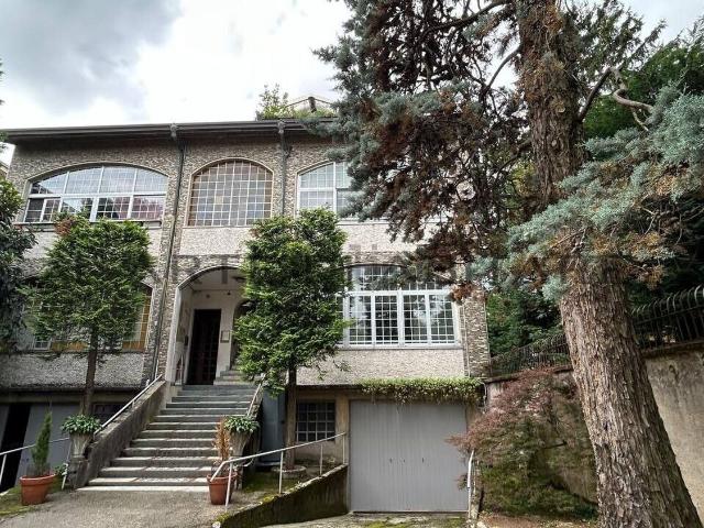 Appartamento in vendita di 100 m² in Via Monte Grappa, 58