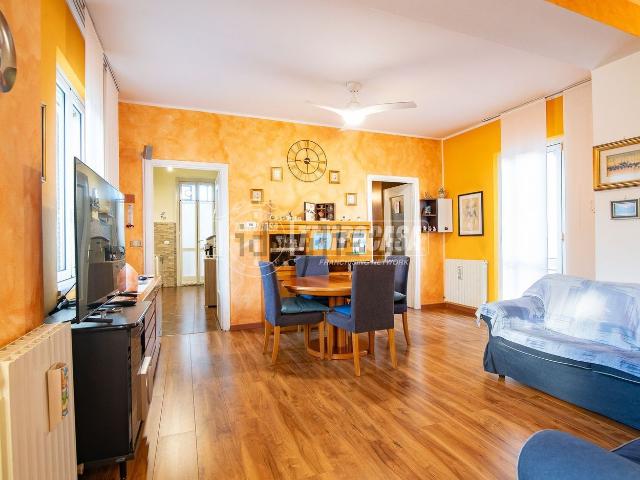 Appartamento in vendita di 100 m² in Via Monte Grappa