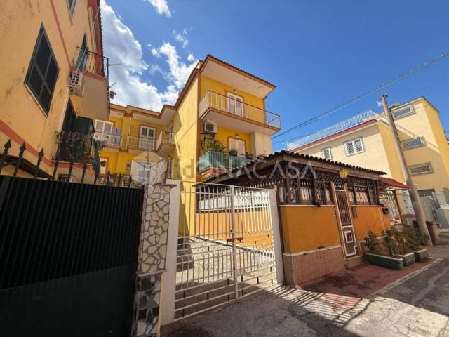 Appartamento in vendita di 100 m² in Via Monte Nuovo Licola Patria