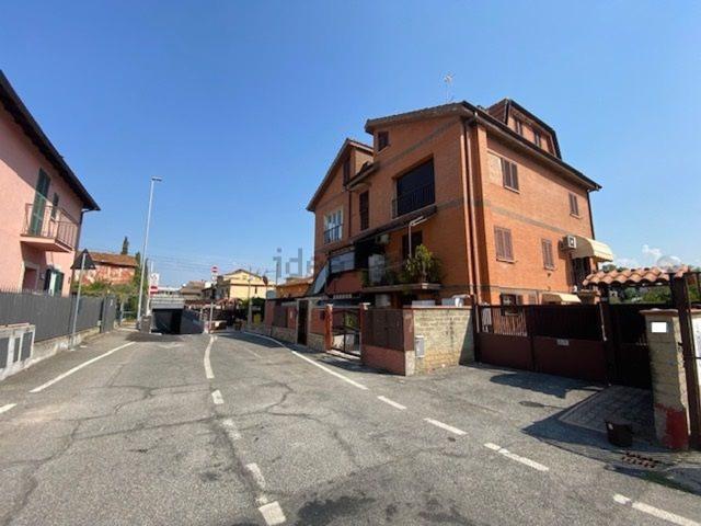 Appartamento in vendita di 100 m² in Via Monte Sant&apos Ilario