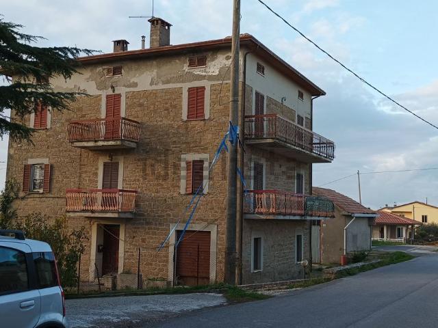 Appartamento in vendita di 100 m² in Via Monte Subasio