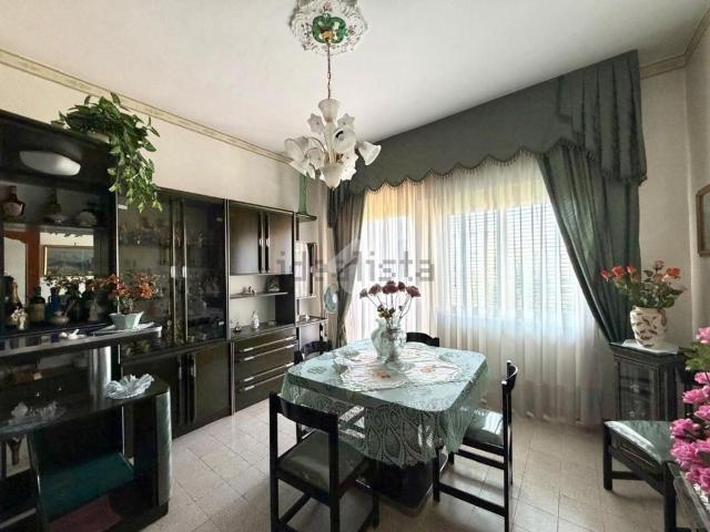 Appartamento in vendita di 100 m² in Via Monte Rosa