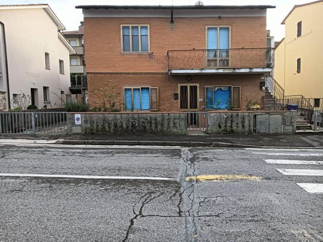 Appartamento in vendita di 100 m² in Via Montelupo