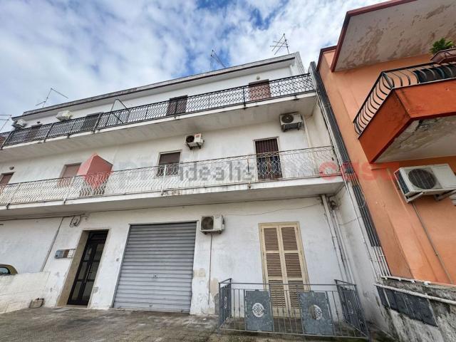 Appartamento in vendita di 100 m² in Via Monti, 22