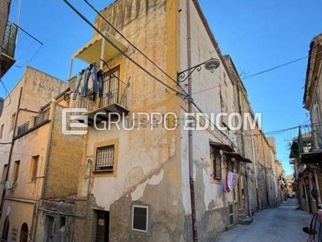 Appartamento in vendita di 100 m² in Via Magrì
