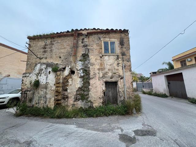 Appartamento in vendita di 100 m² in Via Maio Biondo, 1
