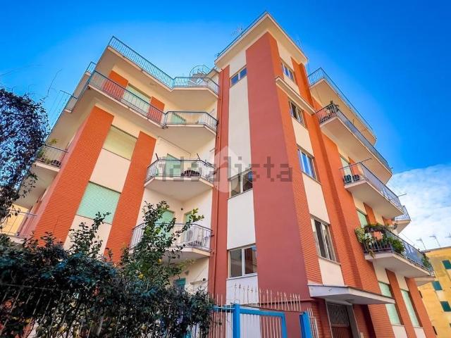 Appartamento in vendita di 100 m² in Via Mamurra, 45