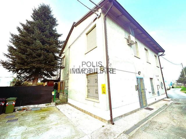 Appartamento in vendita di 100 m² in Via Martiri della Libertà