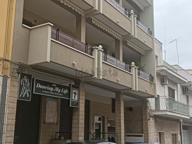 Appartamento in vendita di 100 m² in Via Martiri della Resistenza