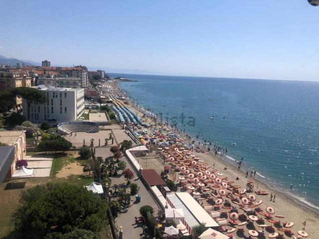 Appartamento in vendita di 100 m² in Via Nizza, 1
