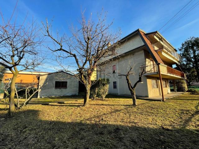 Appartamento in vendita di 100 m² in Via Sopravilla