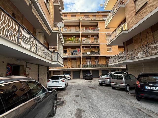 Appartamento in vendita di 100 m² in Via Salaria per l&apos Aquila, 78