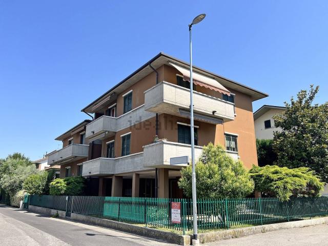 Appartamento in vendita di 100 m² in Via San Francesco D&apos Assisi