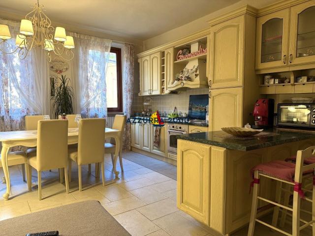 Appartamento in vendita di 100 m² in Via San Stefano, 1