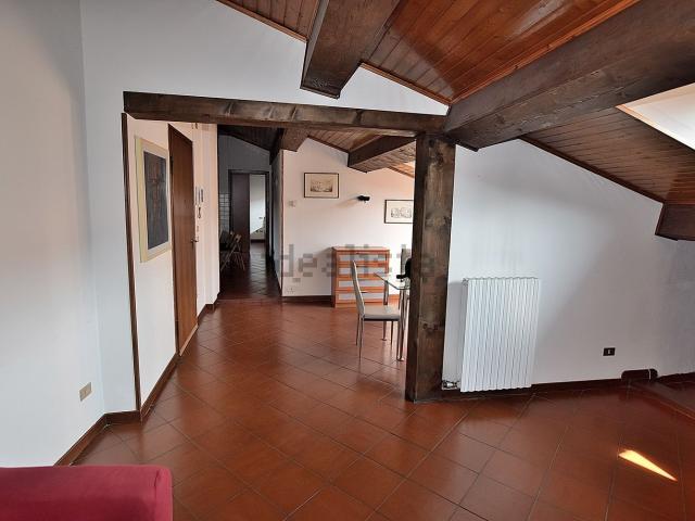 Appartamento in vendita di 100 m² in Via San Salvatore Corte Regia, 9