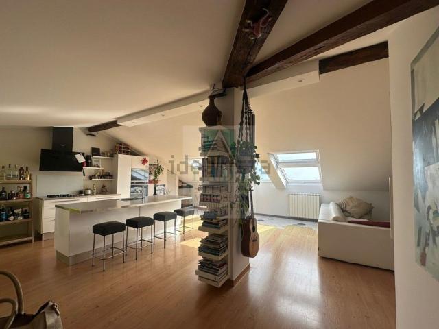 Appartamento in vendita di 100 m² in Via Sant&apos Ambrogio