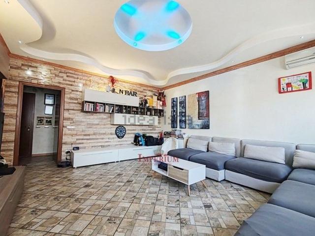 Appartamento in vendita di 100 m² in Via Sant&apos Uguzzone, 5