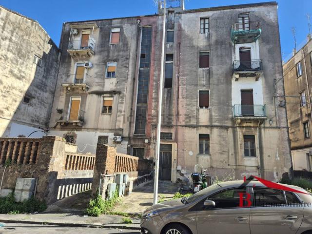 Appartamento in vendita di 100 m² in Via Santa Maria della Catena