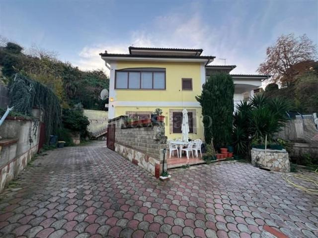 Appartamento in vendita di 100 m² in Via Sarule