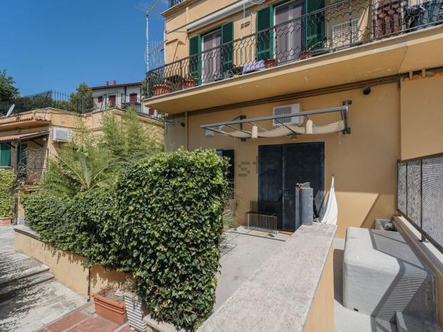 Appartamento in vendita di 100 m² in Via Selva Ferentina, 18