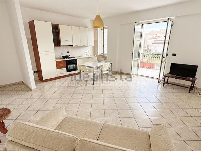 Appartamento in vendita di 100 m² in Via Sempione