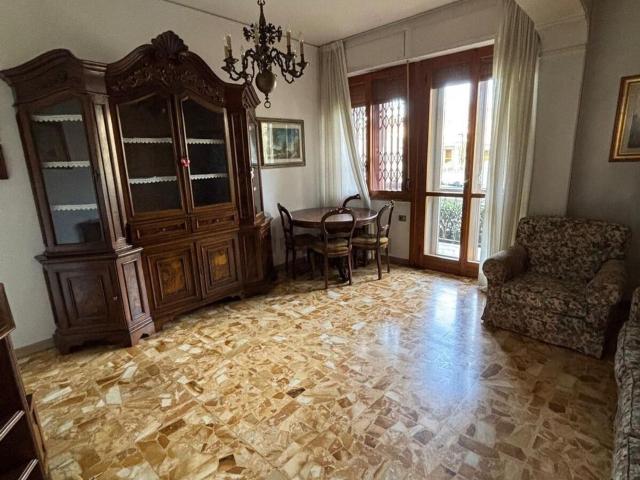 Appartamento in vendita di 100 m² in Via Ser Lapo Gavacciani