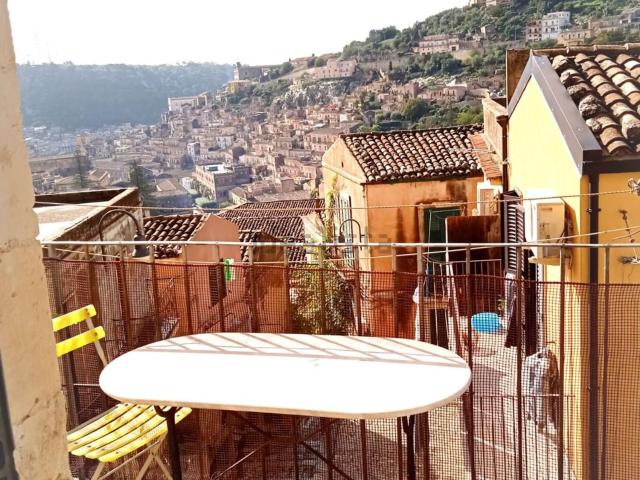 Appartamento in vendita di 100 m² in Via Sigona, 11