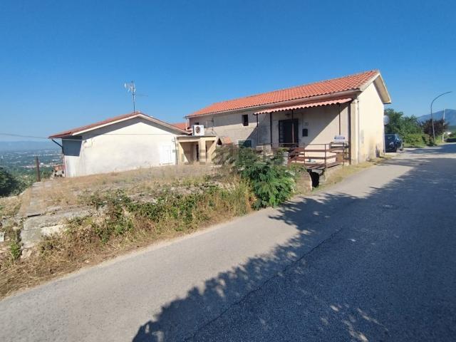 Appartamento in vendita di 100 m² in Via Sprumaro, 96