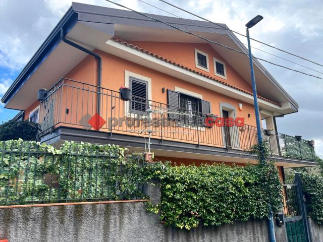 Appartamento in vendita di 100 m² in Via Stesicoro, 2