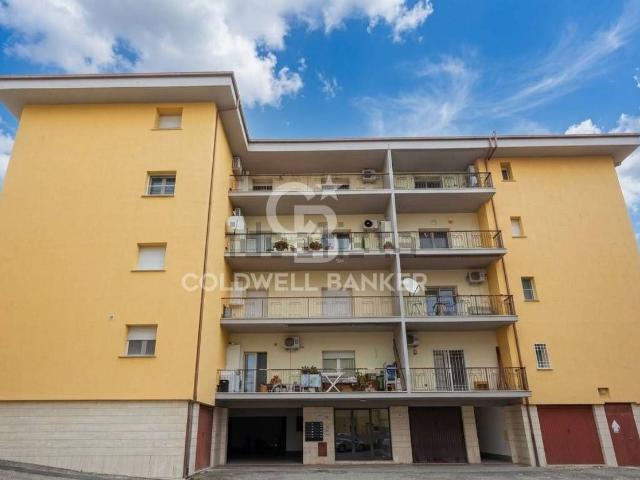 Appartamento in vendita di 100 m² in Via P. Ghignoni, 19